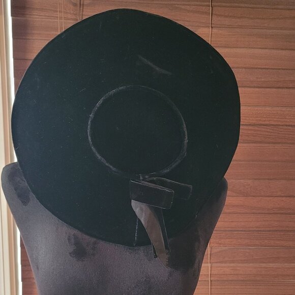Vintage 1940s Black Velvet Hat - Picture 4 of 5